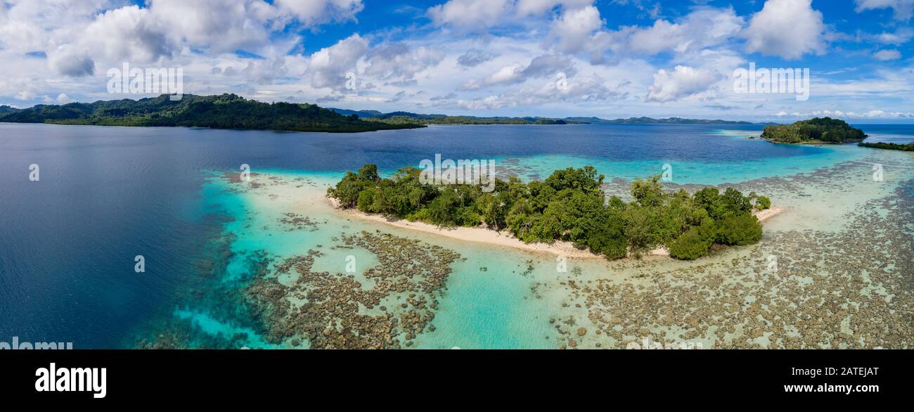 Veduta Aerea Da Ghavutu Island, Florida Islands, Solomon Islands, South Pacific Ocean Foto Stock