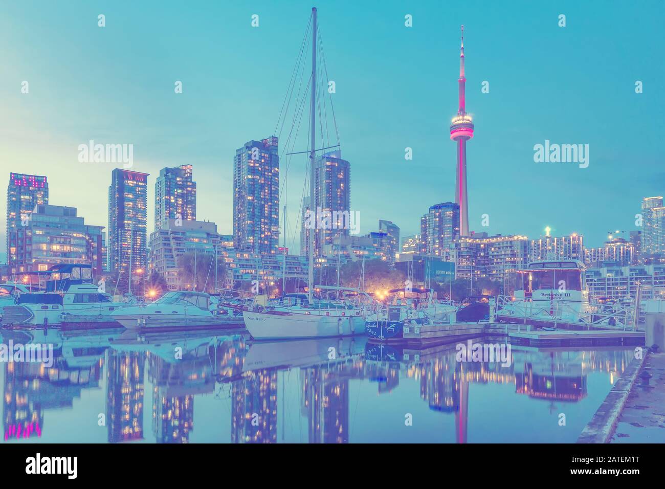 Canada, Ontario, Toronto la mattina presto, gli yacht pesano molli nell'acqua, silenzio nella sera Foto Stock