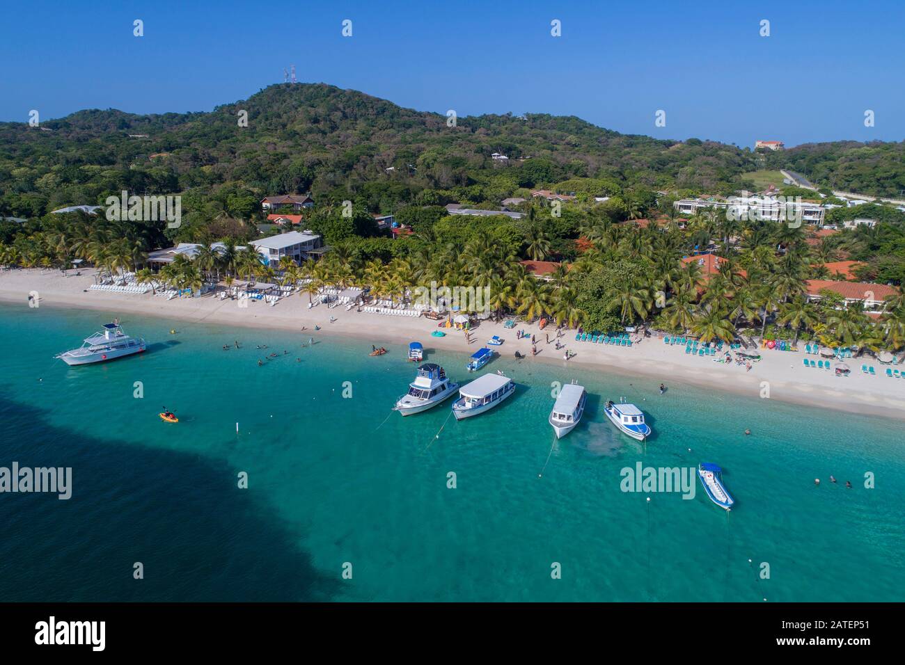 Veduta Aerea Della Spiaggia A Roatan, Mayan Princess Resort, Roatan, Honduras, Caraibi, Mar Dei Caraibi Foto Stock