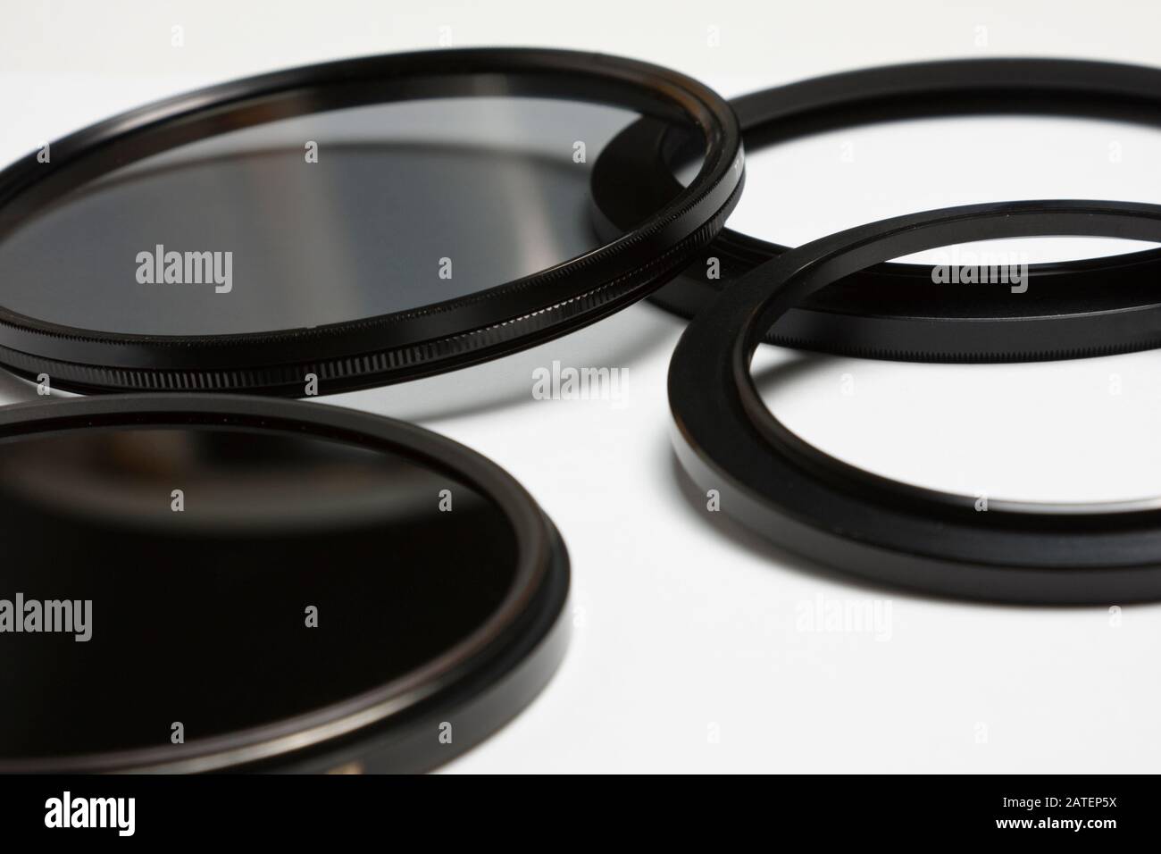 Polarizzatore, filtri ND e altri accessori per obiettivi. Foto Stock