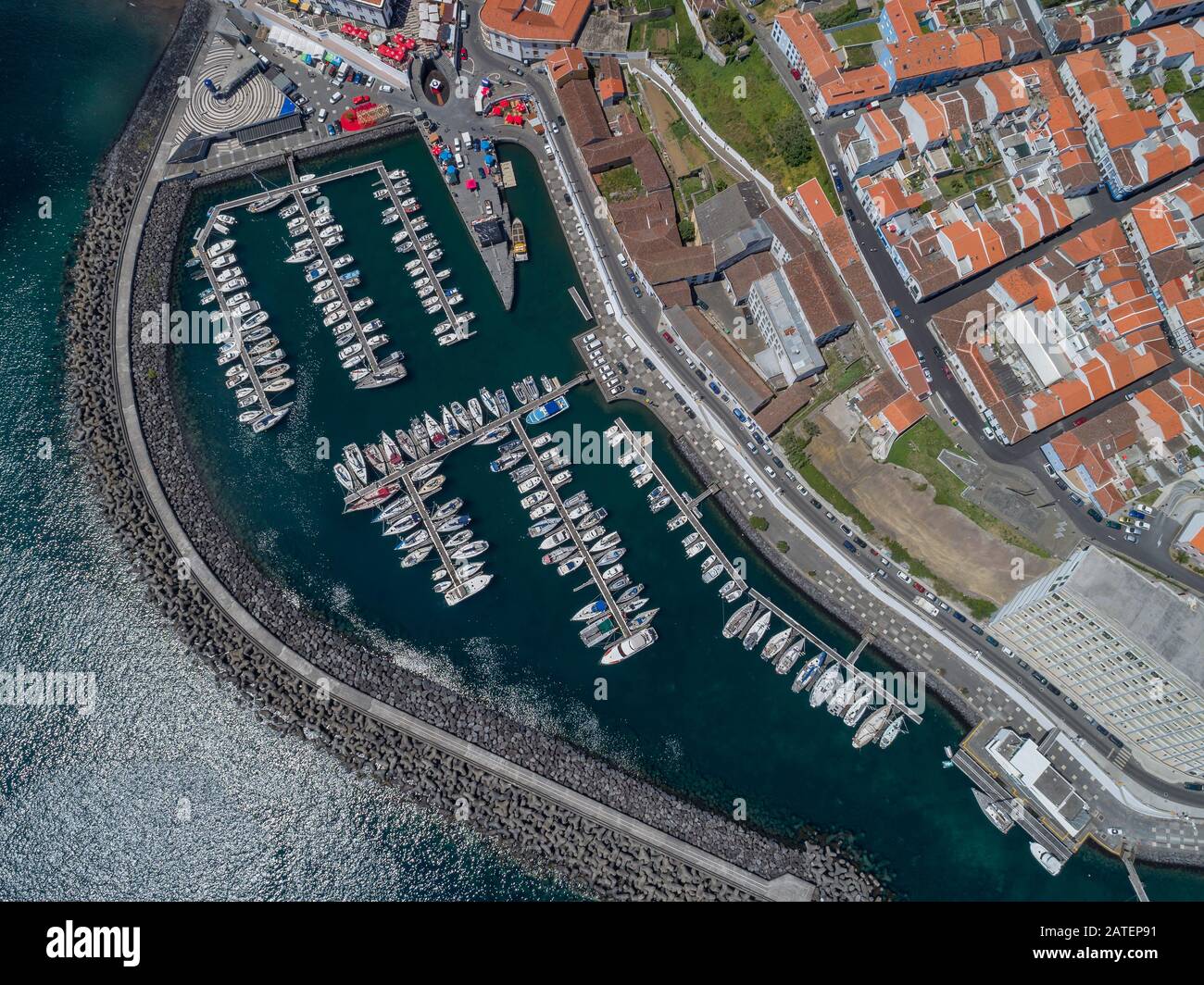 Veduta aerea dalla Marina da Angra de Heroismo su Terceira, Acores Foto Stock