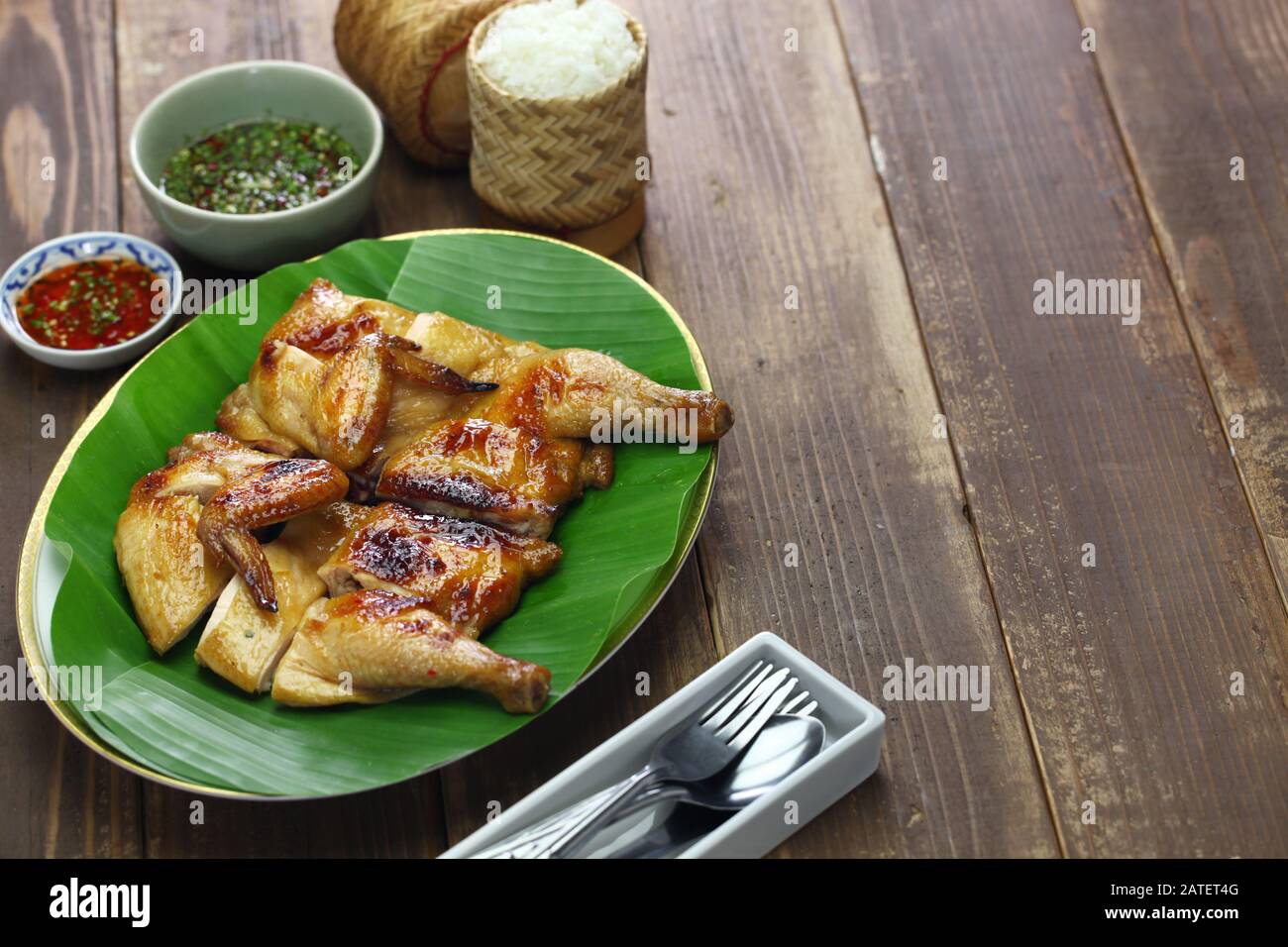 gai yang fatto in casa, pollo alla griglia in stile thailandese Foto Stock