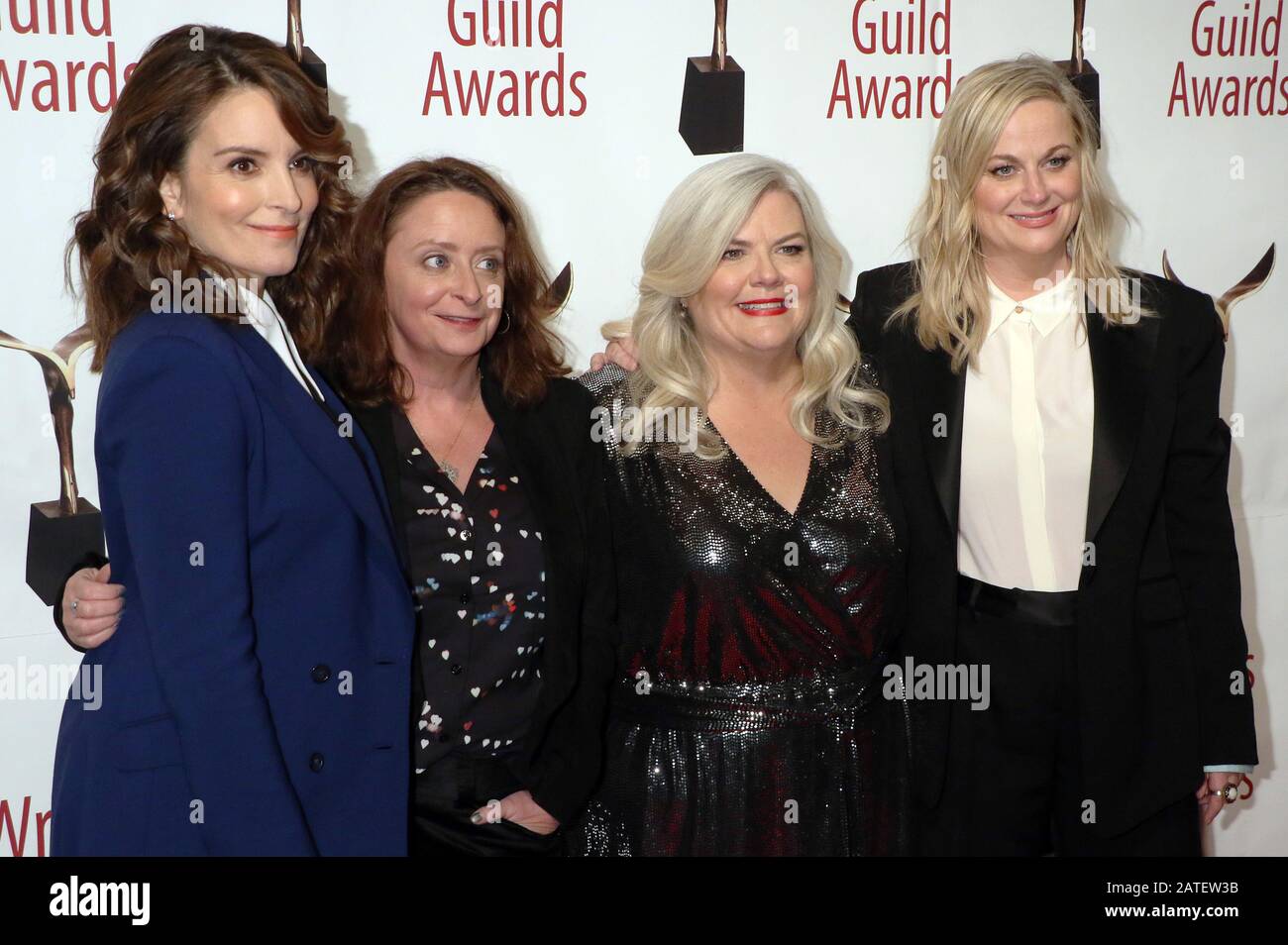 New York City, NY, Stati Uniti. 1st Feb, 2020. Tina Fey, Rachel Dratch, Paula Pell e Amy Poehler al 72nd Annual Writers Guild Awards presso la sala da ballo Edison di New York il 01 febbraio 2020. Credito: Rw/Media Punch/Alamy Live News Foto Stock