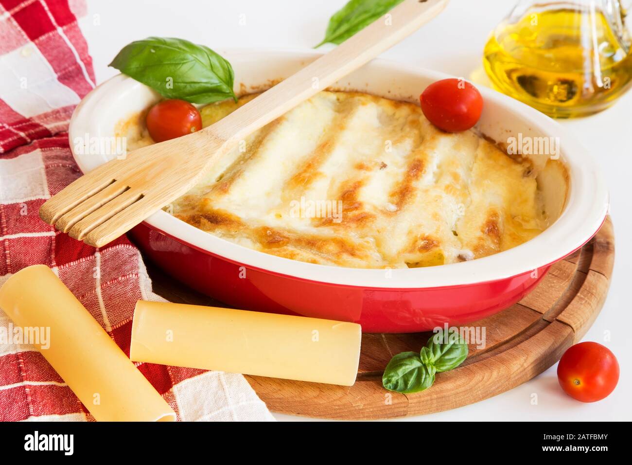 Lasagne fatte in casa in ceramica Foto Stock