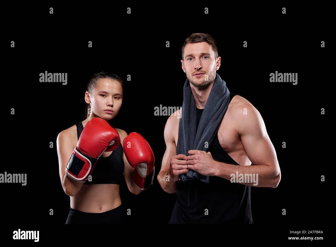 Macho muscoloso immagini e fotografie stock ad alta risoluzione - Alamy