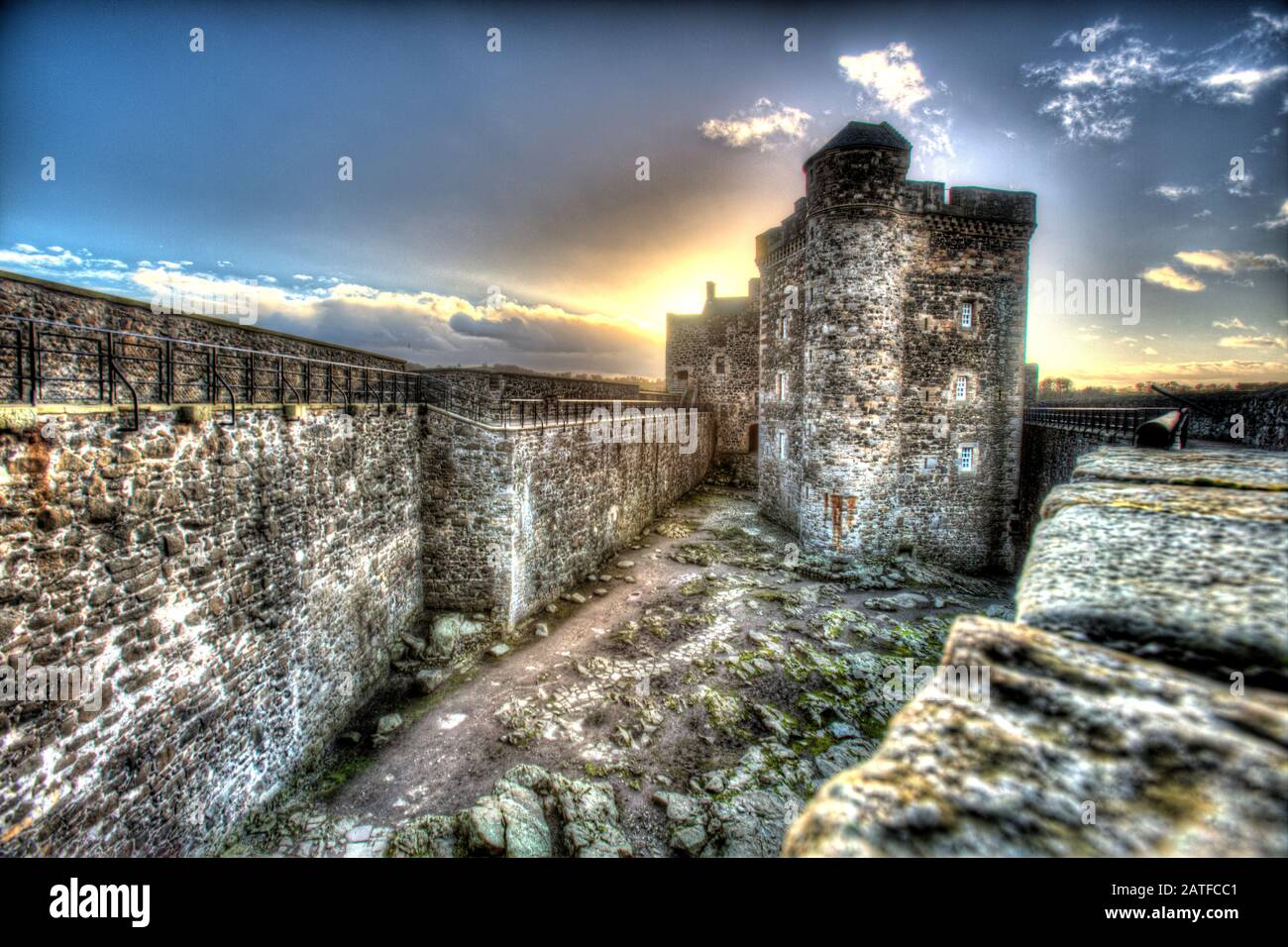 Blackness Castle, Blackness, Scozia. Vista dal profilo artistico dello storico castello di Blackness. Foto Stock