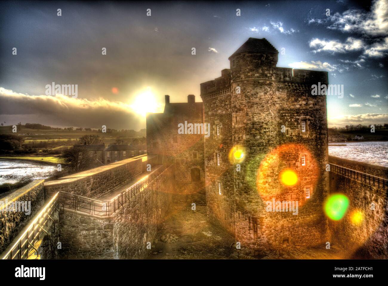 Blackness Castle, Blackness, Scozia. Vista dal profilo artistico dello storico castello di Blackness. Foto Stock