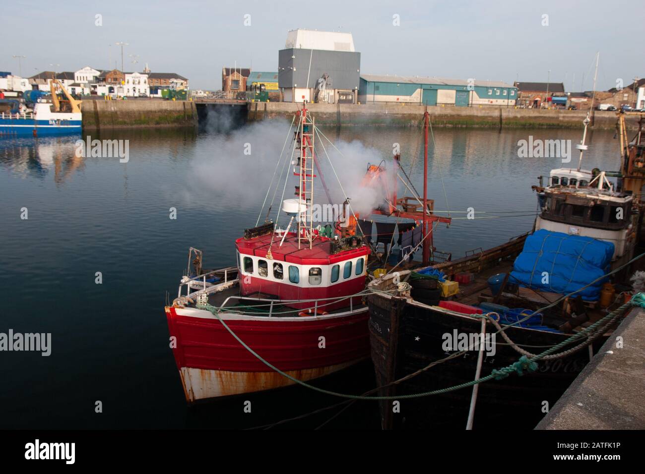 Barche da pesca irlandesi nel porto di Howth, contea di Leinster Dublino Irlanda. Foto Stock