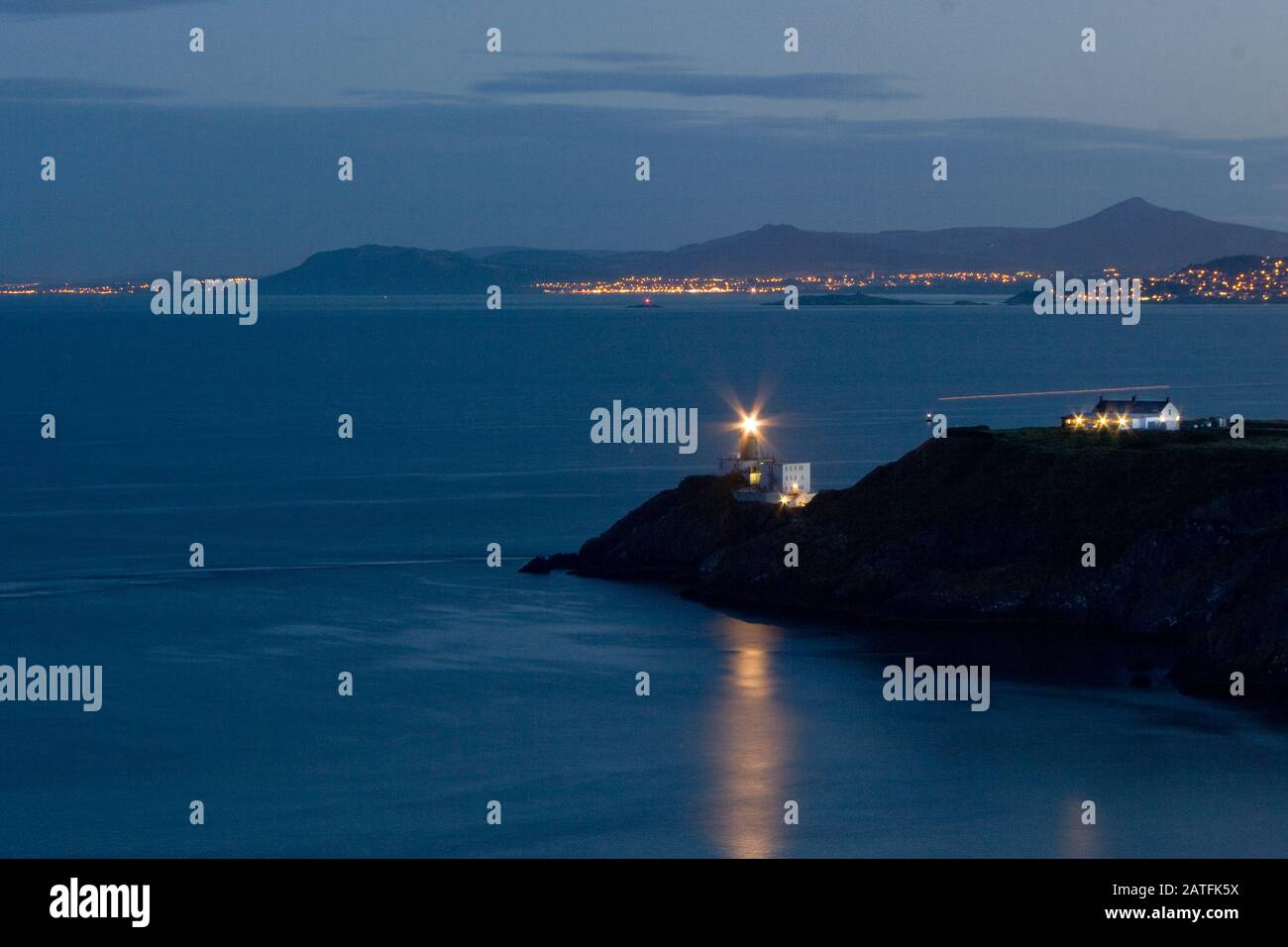 Faro Baily di notte a Howth, Dublino, Irlanda Foto Stock