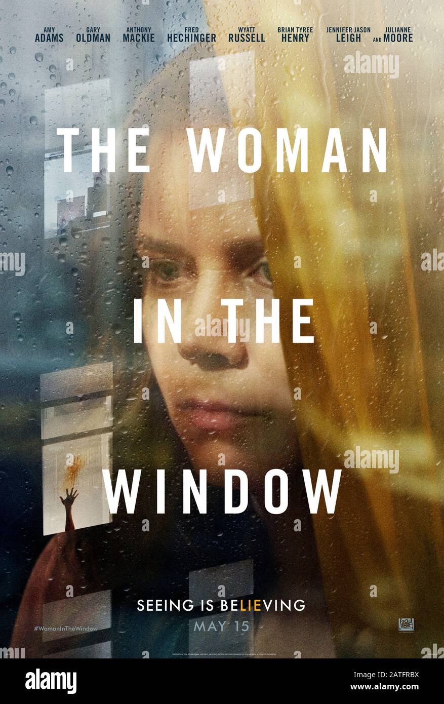 The Woman in the Window (2020) diretto da Joe Wright e con Amy Adams, Jennifer Jason Leigh, Wyatt Russell e Gary Oldman. Adattamento del grande schermo di A.J. Il romanzo di Finn su una donna agorafobica che testimonia un omicidio. Foto Stock