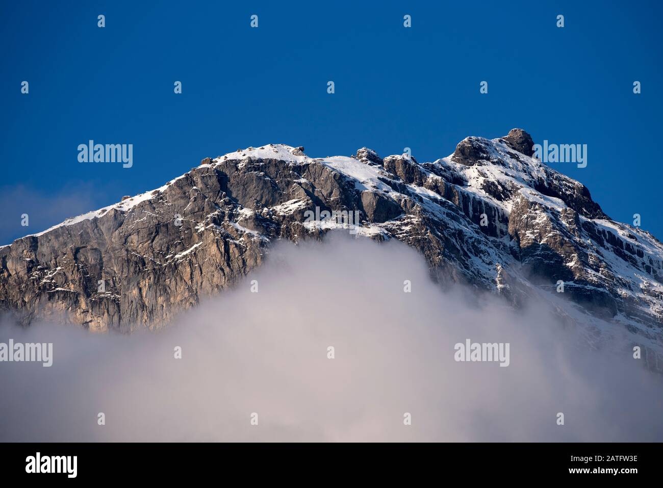 Francia, alta Savoia (74), Passy, Alpi, catena di Fiz con nuvole Foto Stock