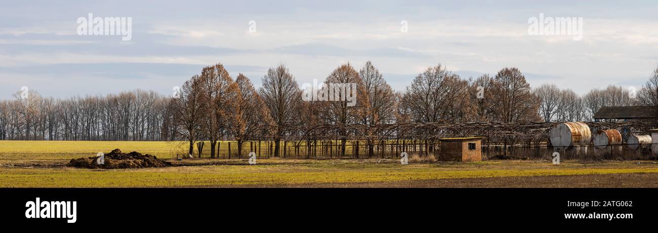 panorama dalla periferia della fattoria Foto Stock