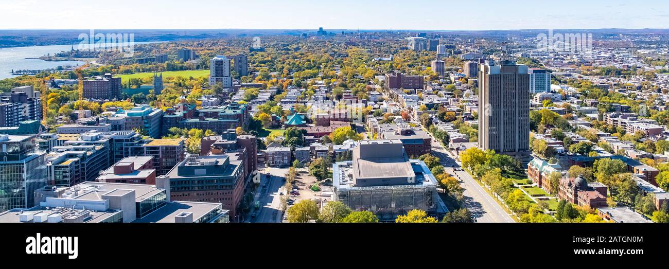 Quebec City, panorama della città con il fiume Saint-Laurent in background Foto Stock