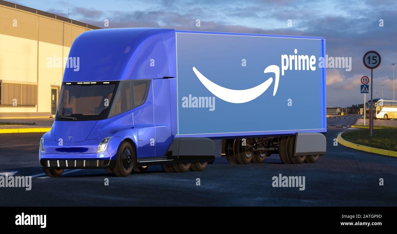 Veicolo semi-Industriale Tesla: Veicolo elettrico con semirimorchio con logo Amazon prime Foto Stock