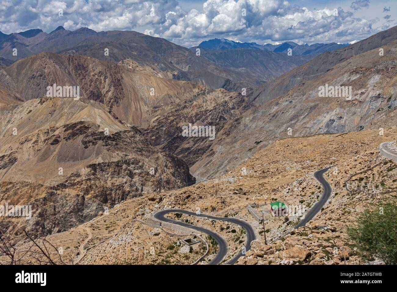 La valle di Spiti vista dal villaggio di Nako (3625 m), Himachal Pradesh, India. Foto Stock