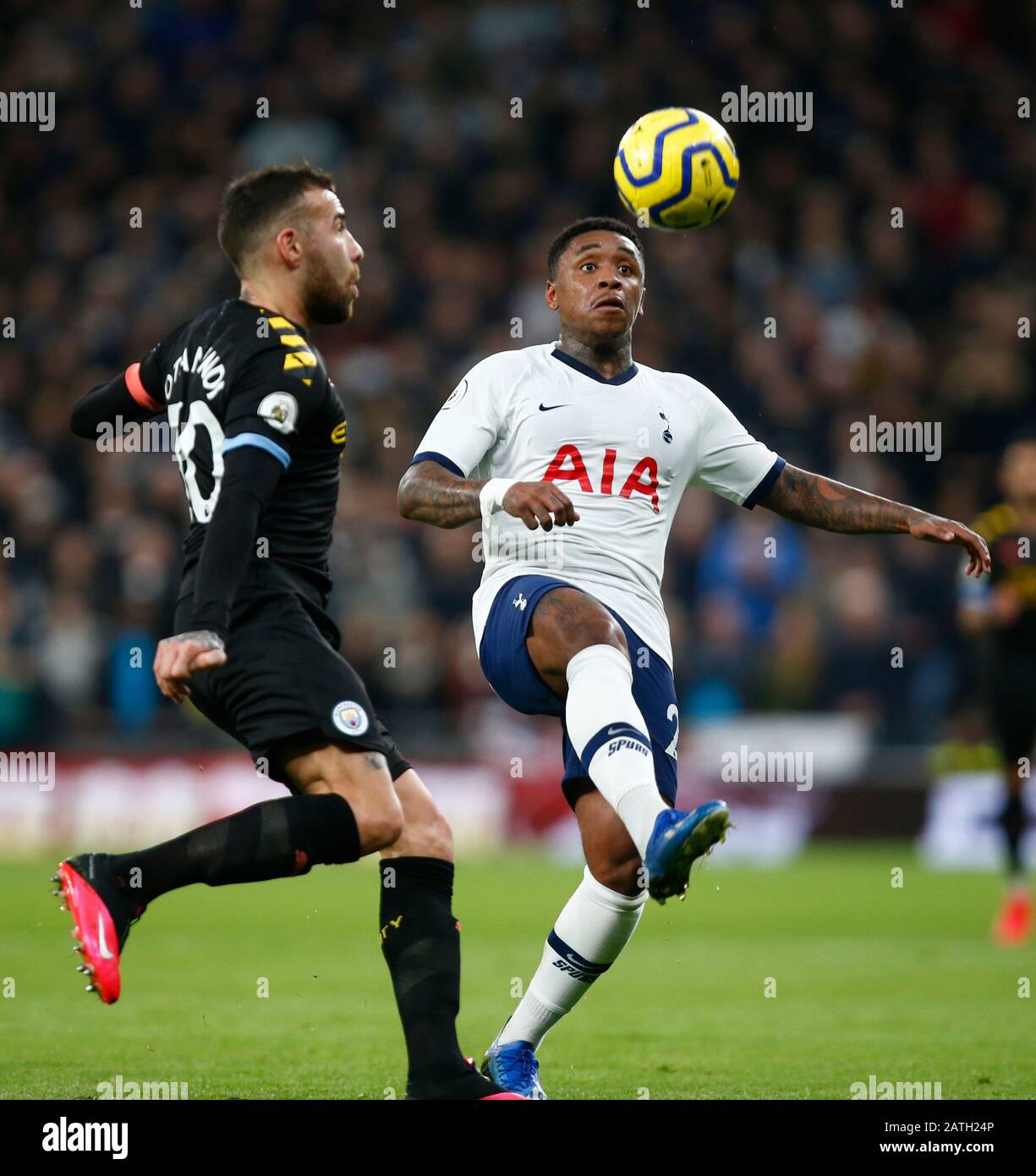 Londra, Regno Unito. 02nd Feb, 2020. Steven Bergwijn di Tottenham Hotspur durante la partita della Premier League tra Tottenham Hotspur e Manchester City il 2 febbraio 2020 presso il Tottenham Hotspur Stadium, Londra, Inghilterra. Credito: Cal Sport Media/Alamy Live News Foto Stock