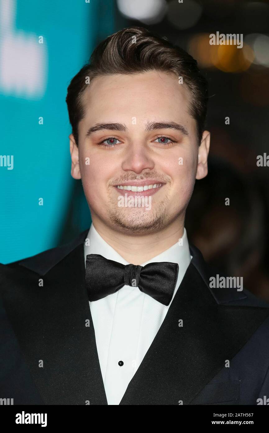 Londra, Regno Unito. 02nd Feb, 2020. Londra, Regno Unito. 02nd Feb, 2020. Dean-Charles Chapman attendsss i 73rd British Academy Film Awards, BAFTA, alla Royal Albert Hall di Londra, Inghilterra, il 02 febbraio 2020. | utilizzo nel mondo credito: DPA Picture Alliance/Alamy Live News credito: DPA Picture Alliance/Alamy Live News Foto Stock