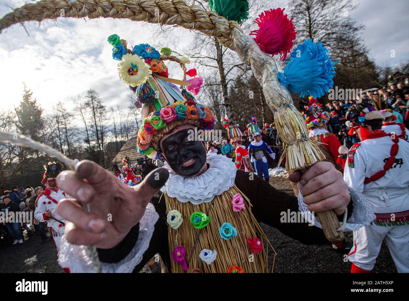 Il tradizionale carnevale slavo ha avuto luogo nel museo all'aperto Vesely Kopec circa 110 km a est di Praga, Repubblica Ceca, il 1 febbraio 2020. Il carnevale slavo di Vesely Kopec è uno Dei Capolavori dell'UNESCO del patrimonio orale E Immateriale Dell'Umanità. (Ctk Photo/David Tanecek) Foto Stock