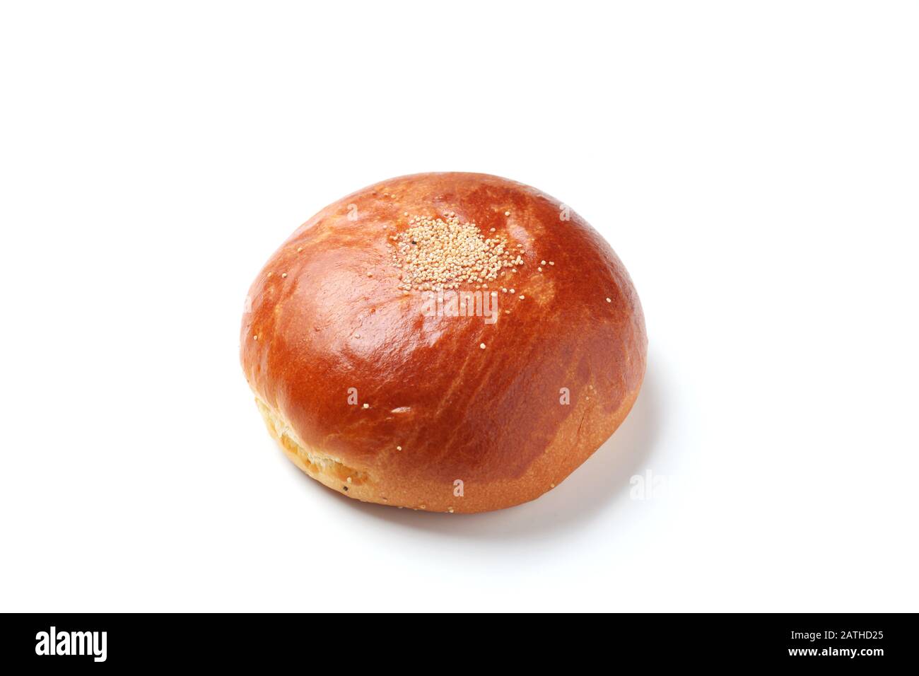 pane anpan rotondo con pasta di fagioli rossi azuki isolato su sfondo bianco Foto Stock