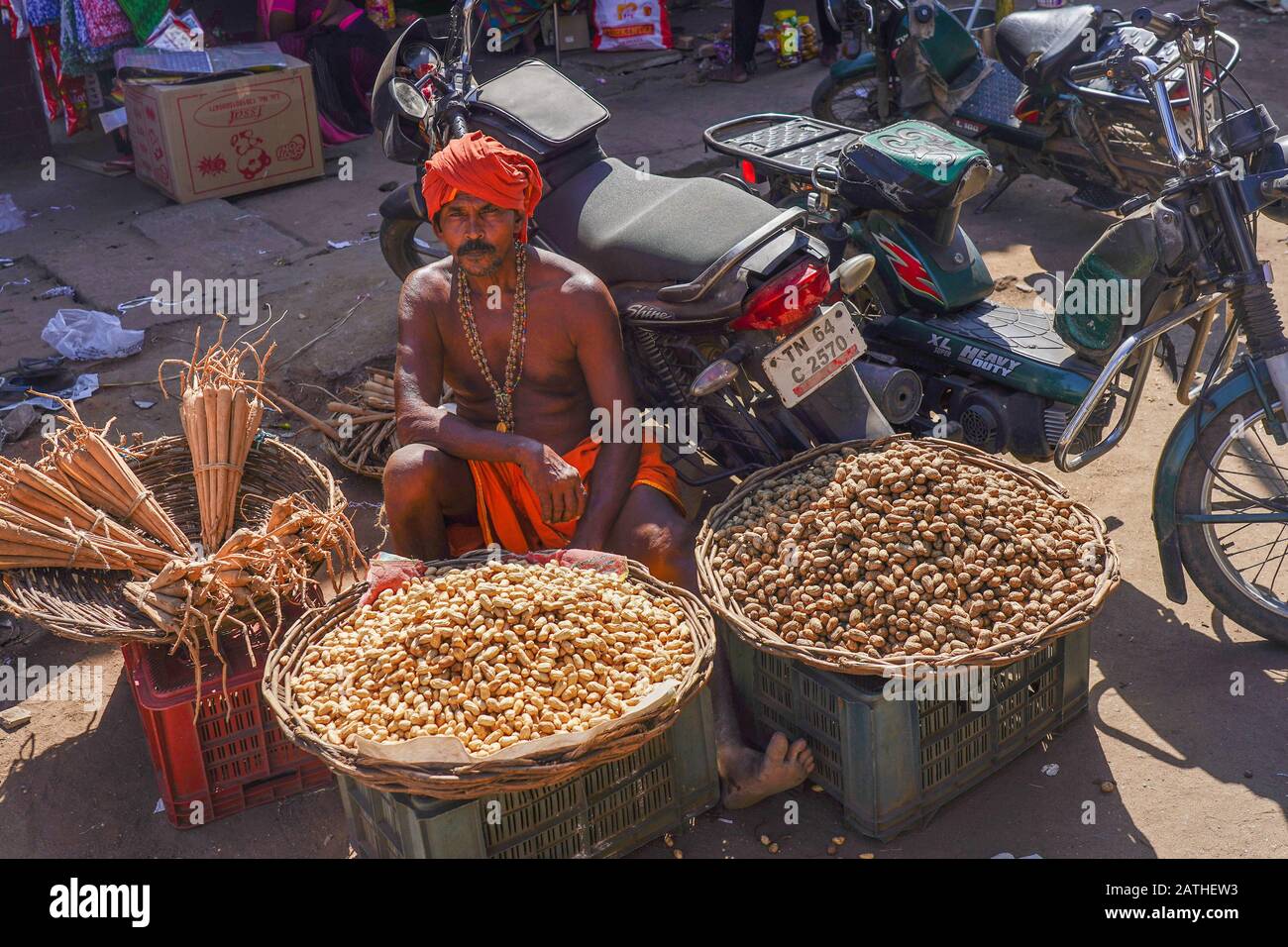 Bancarelle del mercato a Madurai. Da una serie di foto di viaggio nel sud dell'India. Data Della Foto: Sabato 11 Gennaio 2020. Foto: Roger Garfield/Alamy Foto Stock