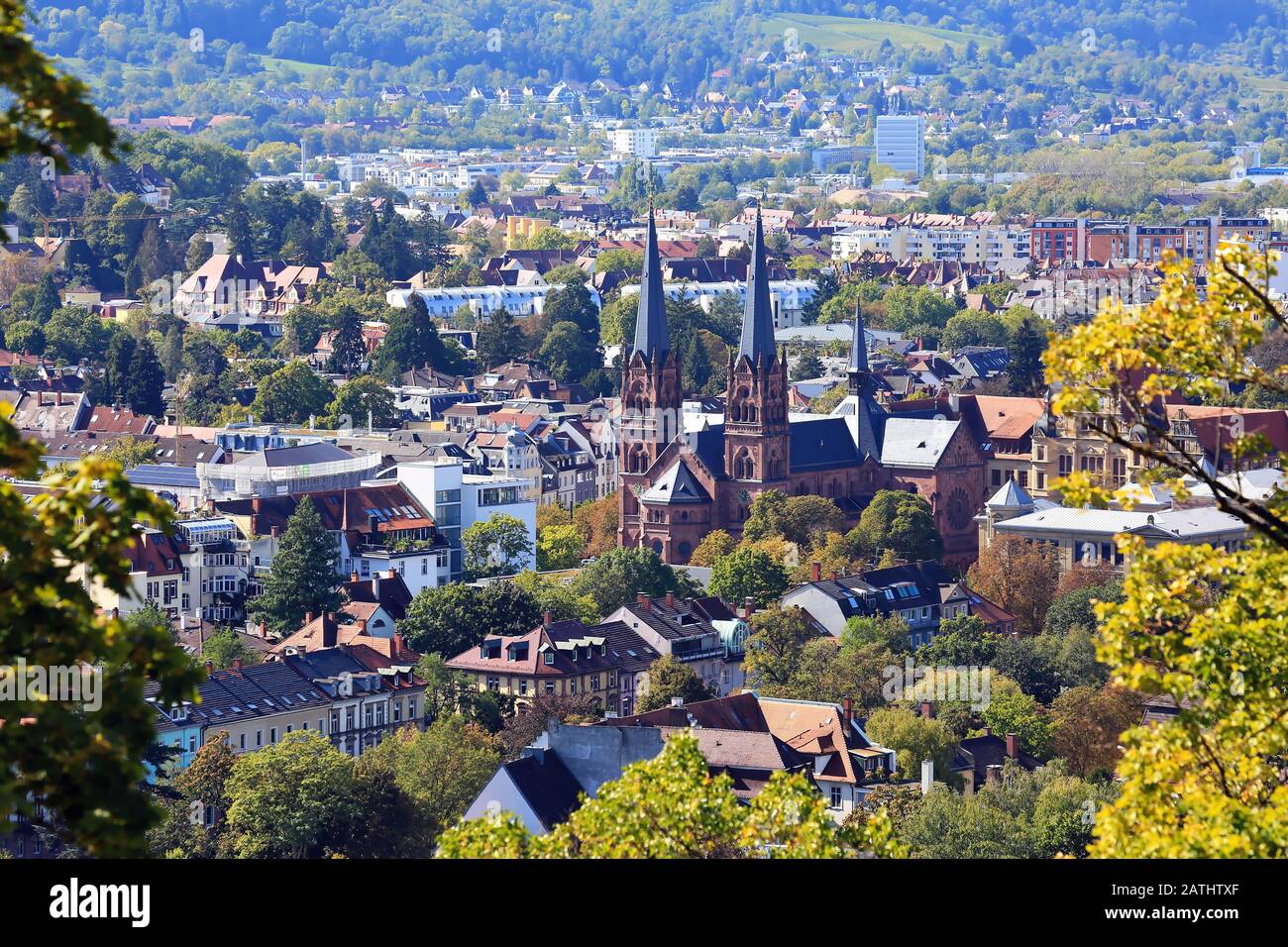 Münster Freiburg è una città tedesca con molte attrazioni storiche Foto Stock