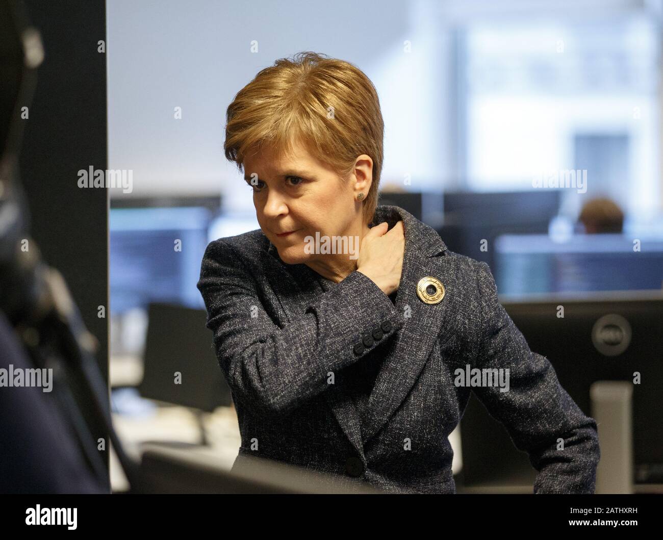 Il Primo ministro scozzese, Nicola Sturgeon visita Incorporation Corporation per annunciare £1.9m Scottish Enterprise finanziamento per la società di tecnologia normativa con sede a Glasgow. Foto Stock