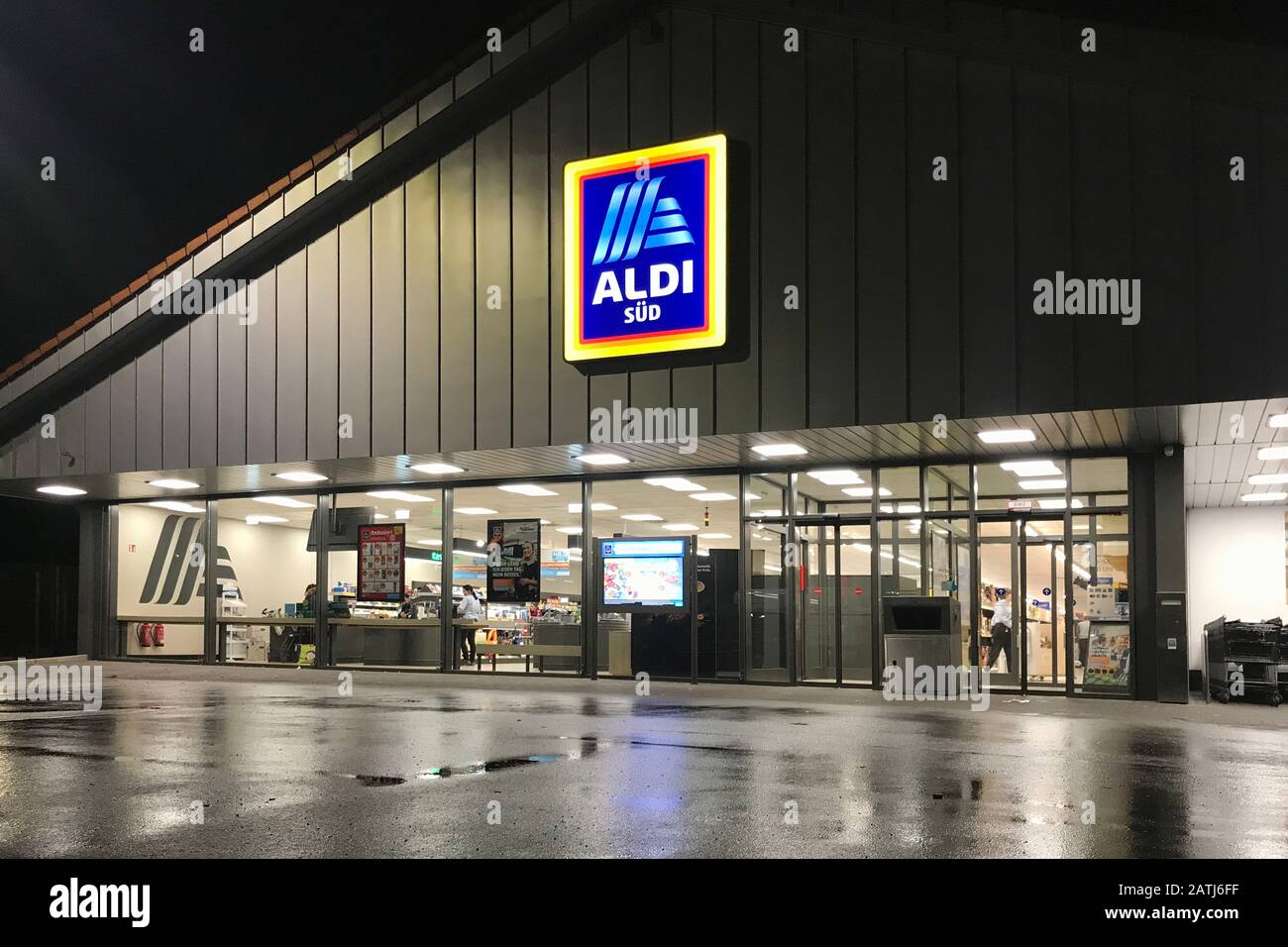 Agenzia ALDI Sued, all'aldilà, illuminato, Lebenswittel discounter, segno, logo, emblema aziendale, | utilizzo in tutto il mondo Foto Stock