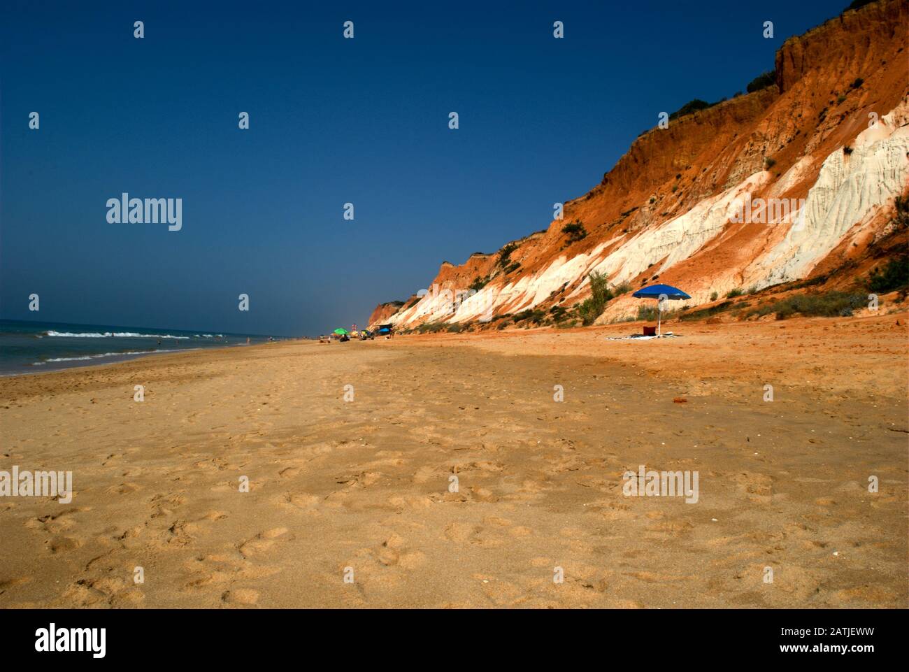 Le gigantesche dune di sabbia del Portogallo sull'oceano Atlantico Foto Stock