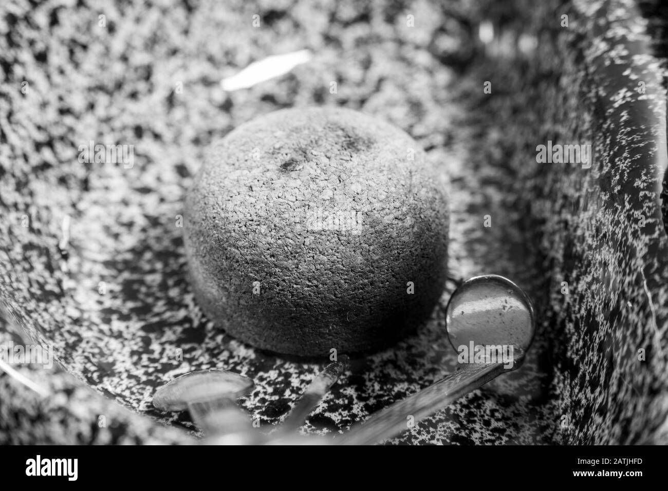 Macro picture knocker per tubi in posacenere bianco e nero Foto Stock