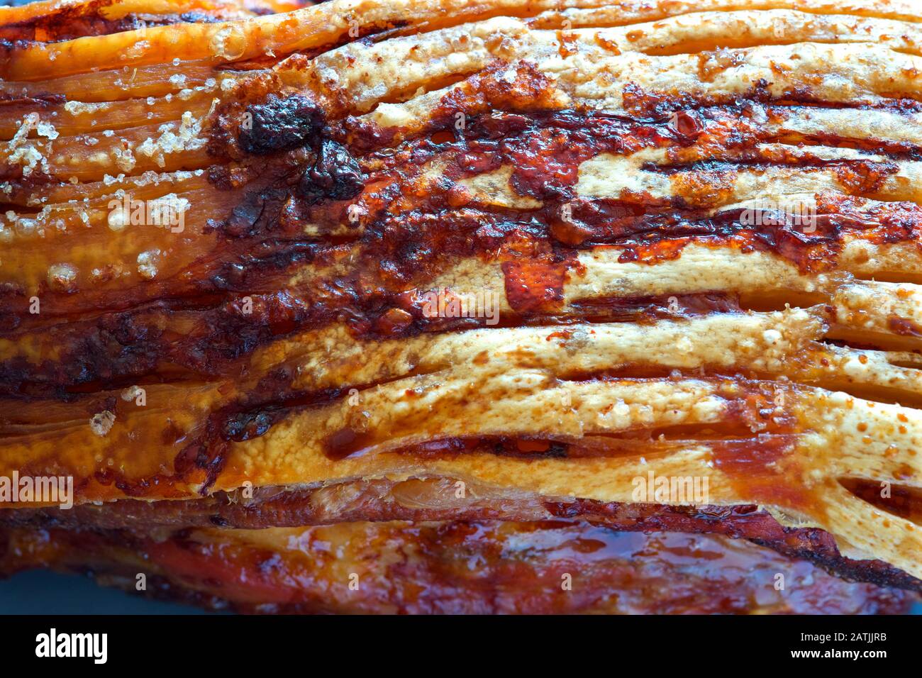 Arrosto Di Maiale Con Crepitio Della Pelle Foto Stock