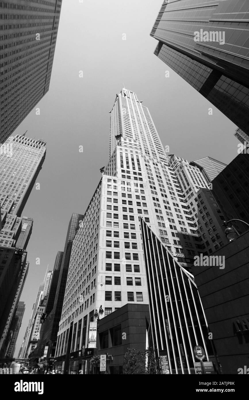 Angolato Cielo Nero E Bianco Foto Stock