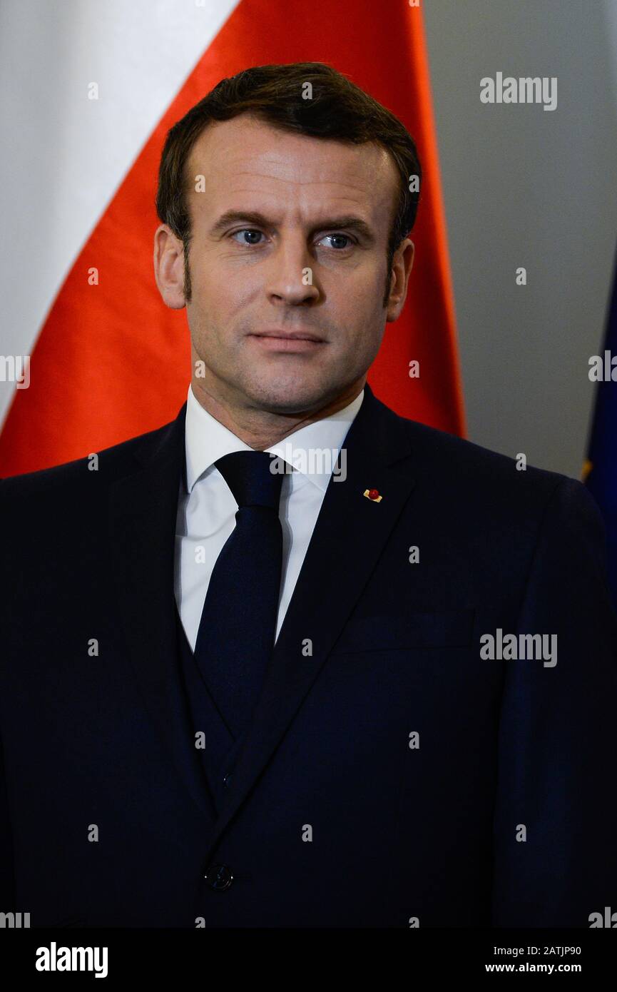 Presidente della Francia, Emmanuel Macron rilascia una dichiarazione stampa dopo un incontro bilaterale al Palazzo Presidenziale.Per la prima volta negli ultimi 6 anni, Un capo di Stato francese visita la Polonia a causa delle relazioni tra entrambi i paesi sono state delicate dopo che il governo polacco Law and Justice (PIS) ha abolito un accordo di elicottero da 3,4 miliardi di dollari con Airbus nel 2016. Foto Stock