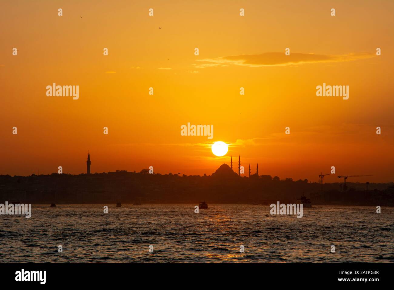 Tramonto sulla moschea di Hagia Sophia nel Bosforo Foto Stock