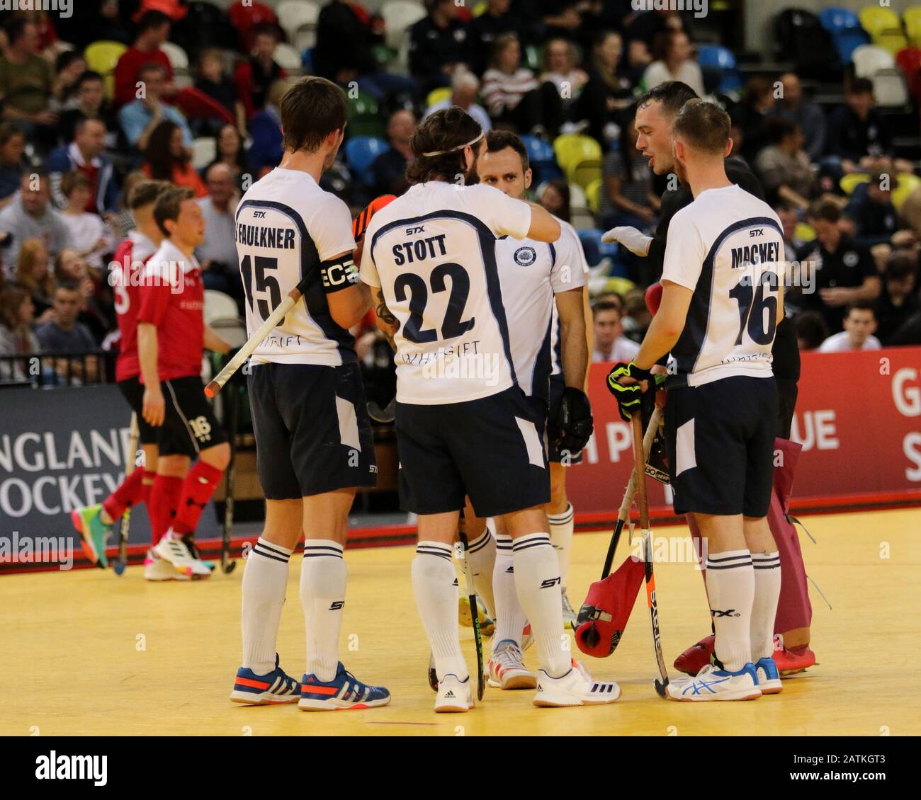 Londra, Regno Unito – 2nd febbraio 2020 – East Grinstead è in discussione durante il periodo di tempo libero nella semifinale maschile della Jaffa Super 6 alla Copper Box Arena Q. Foto Stock