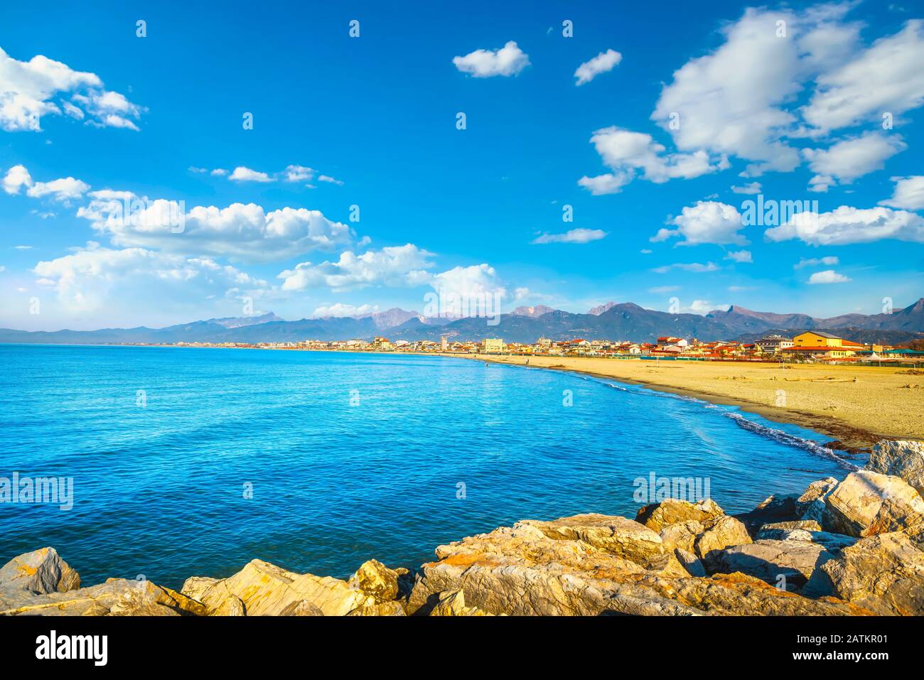 Lungomare di Viareggio, spiaggia e mare in inverno, Versilia, Toscana, Italia Versilia, Lucca Toscana, Italia Europa. Foto Stock