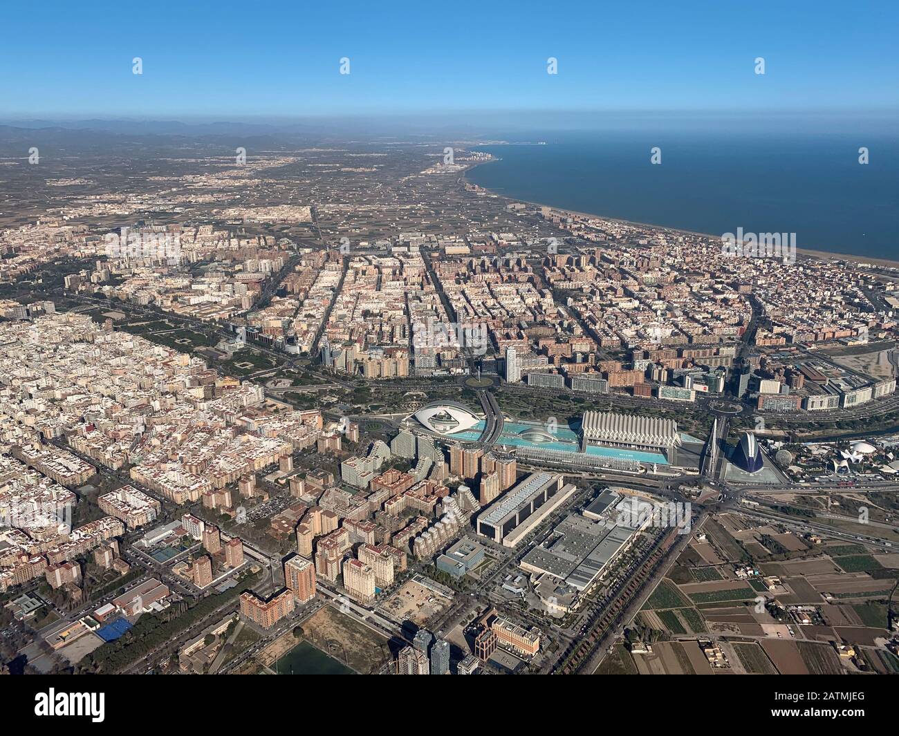 Città di Valencia e Città delle arti e delle scienze viste dall'aria, Valencia, Spagna, Europa Foto Stock