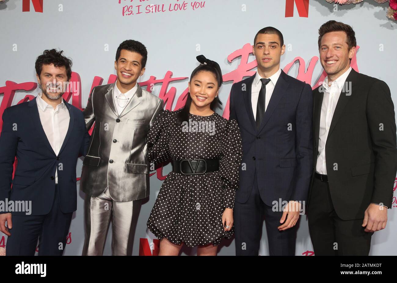 Los Angeles, California 3rd Feb, 2020. Ted Sarandos, Michael Fimognari, Jordan Fisher, Lana Condor, Jenny Han, Noah Centineo E Matt Kaplan, Presso Netflix'S 'To All The Boys: P.s. I Love You' Los Angeles Premiere, Al Teatro Egizio Di Los Angeles California Il 2 Febbraio 2020. Credito: Faye Sadou/Media Punch/Alamy Live News Foto Stock