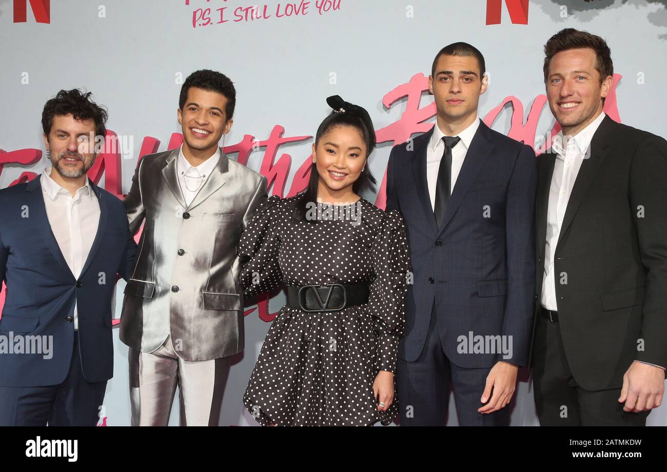 Los Angeles, California 3rd Feb, 2020. Ted Sarandos, Michael Fimognari, Jordan Fisher, Lana Condor, Jenny Han, Noah Centineo E Matt Kaplan, Presso Netflix'S 'To All The Boys: P.s. I Love You' Los Angeles Premiere, Al Teatro Egizio Di Los Angeles California Il 2 Febbraio 2020. Credito: Faye Sadou/Media Punch/Alamy Live News Foto Stock