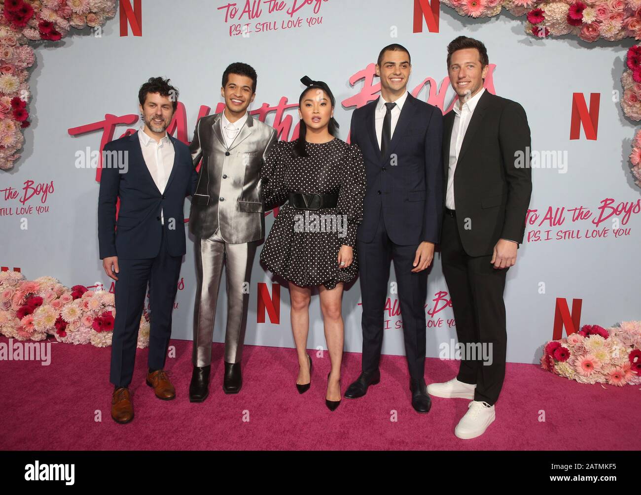 Los Angeles, California 3rd Feb, 2020. Ted Sarandos, Michael Fimognari, Jordan Fisher, Lana Condor, Jenny Han, Noah Centineo E Matt Kaplan, Presso Netflix'S 'To All The Boys: P.s. I Love You' Los Angeles Premiere, Al Teatro Egizio Di Los Angeles California Il 2 Febbraio 2020. Credito: Faye Sadou/Media Punch/Alamy Live News Foto Stock