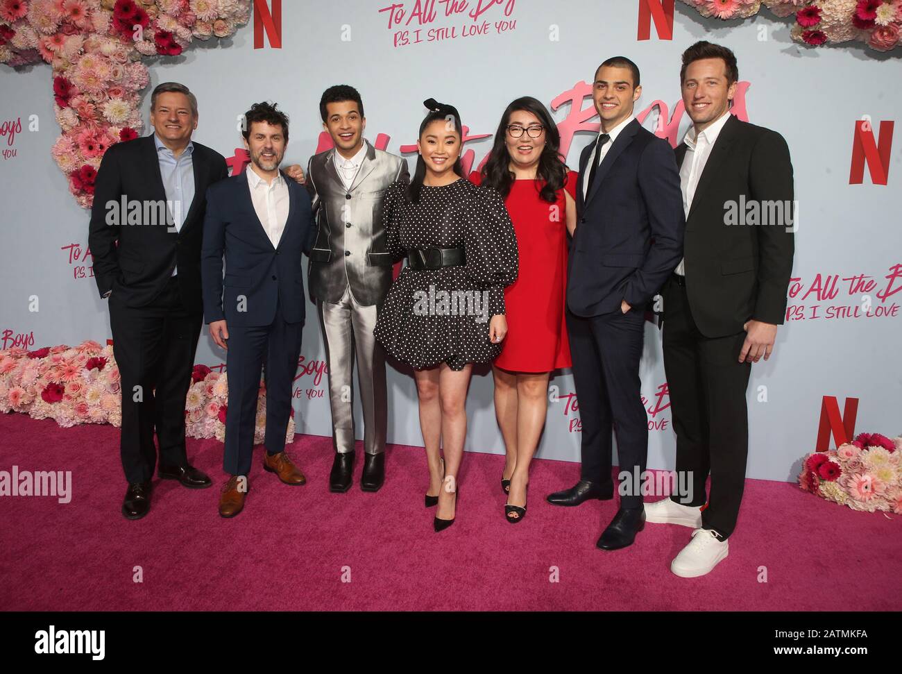 Los Angeles, California 3rd Feb, 2020. Ted Sarandos, Michael Fimognari, Jordan Fisher, Lana Condor, Jenny Han, Noah Centineo E Matt Kaplan, Presso Netflix'S 'To All The Boys: P.s. I Love You' Los Angeles Premiere, Al Teatro Egizio Di Los Angeles California Il 2 Febbraio 2020. Credito: Faye Sadou/Media Punch/Alamy Live News Foto Stock