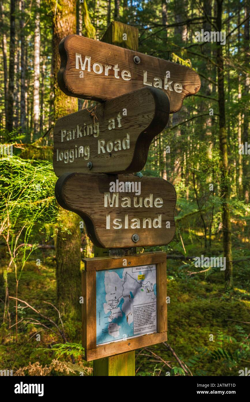 Indicazioni stradali, mappa, al Maude aka Maud Island Trail, Quadra Island, British Columbia, Canada Foto Stock