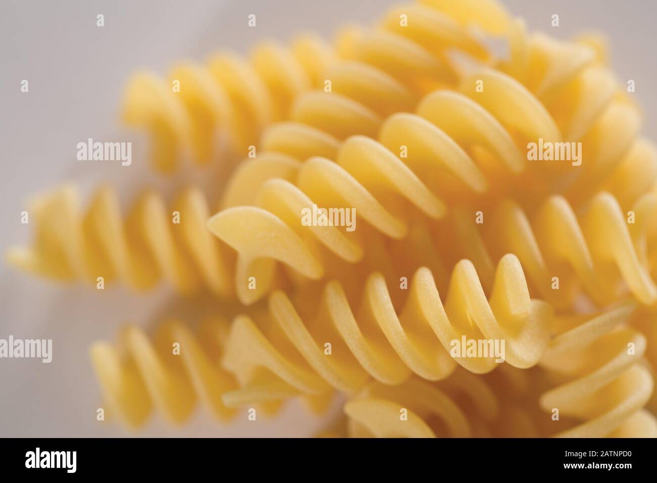 Fusilli - Pasta di Gragnano - Bronze die - specialità della cucina italiana, trafilata in bronzo, cruda, tipica della costiera amalfitana e sorrentina Foto Stock