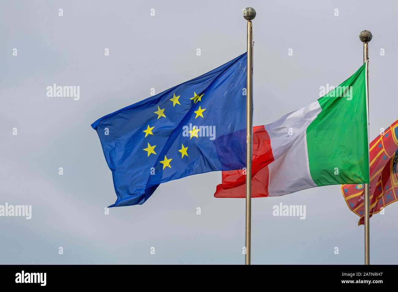 Unione Europea Unione Europea e bandiere italiane insieme Foto Stock