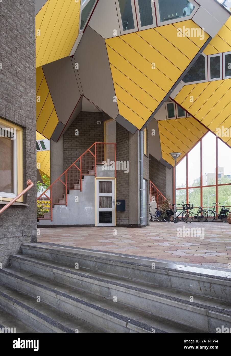 Insolite abitazioni residenziali architettoniche, Cube Houses, Rotterdam, Paesi Bassi Foto Stock