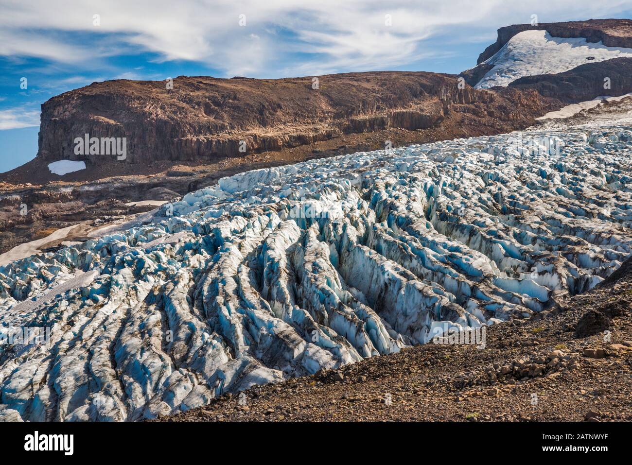 Crepacci Al Ghiacciaio Castano Ova Vicino A Refugio Otto Meiling, Al Massiccio Del Monte Tronador, Alle Ande, Al Parco Nazionale Nahuel Huapi, Alla Patagonia, All'Argentina Foto Stock