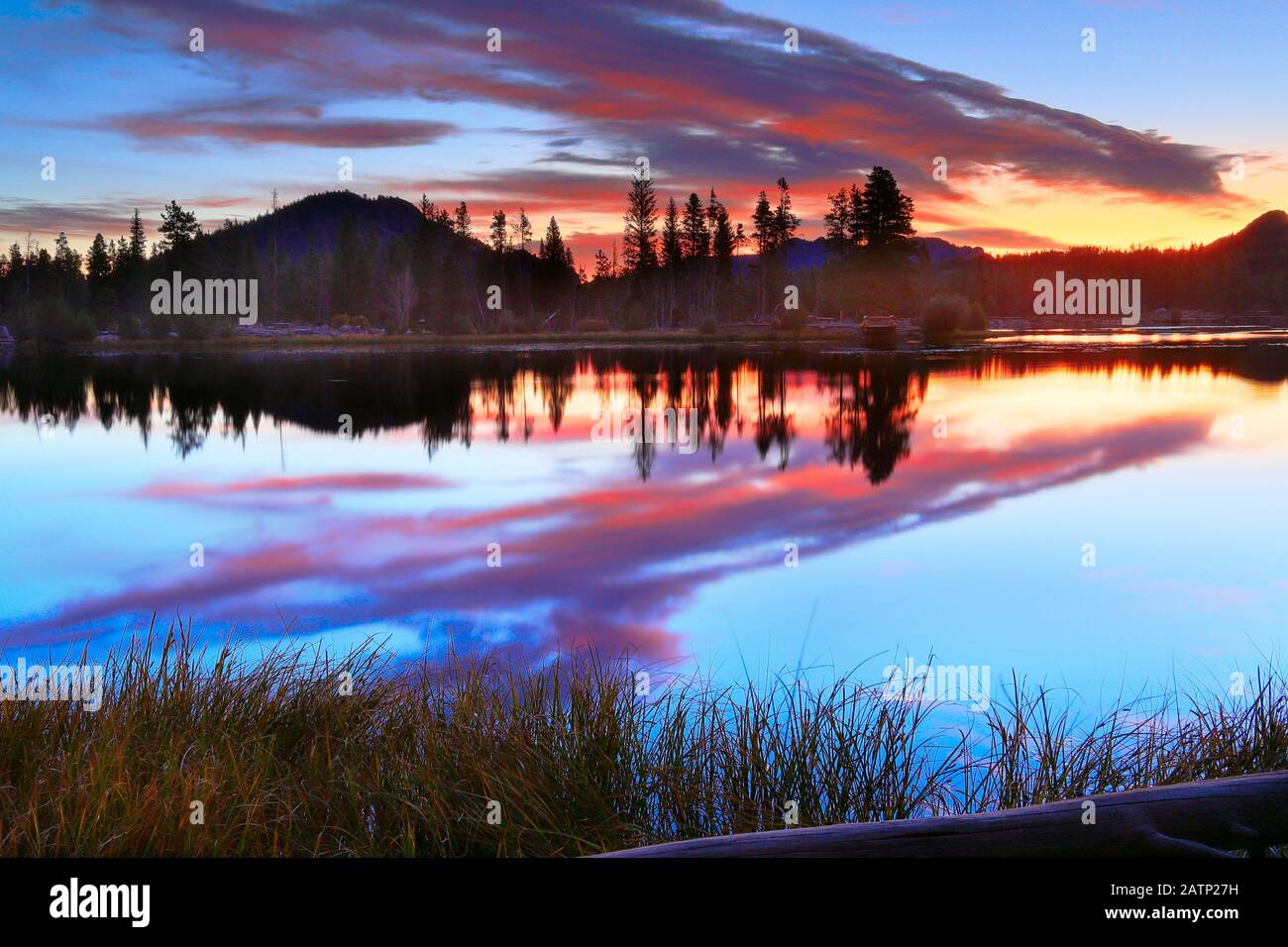 Sunrise, Sprague Lago, Sprague Lago Trail, Rocky Mountain National Park, Estes, Colorado, STATI UNITI D'AMERICA Foto Stock