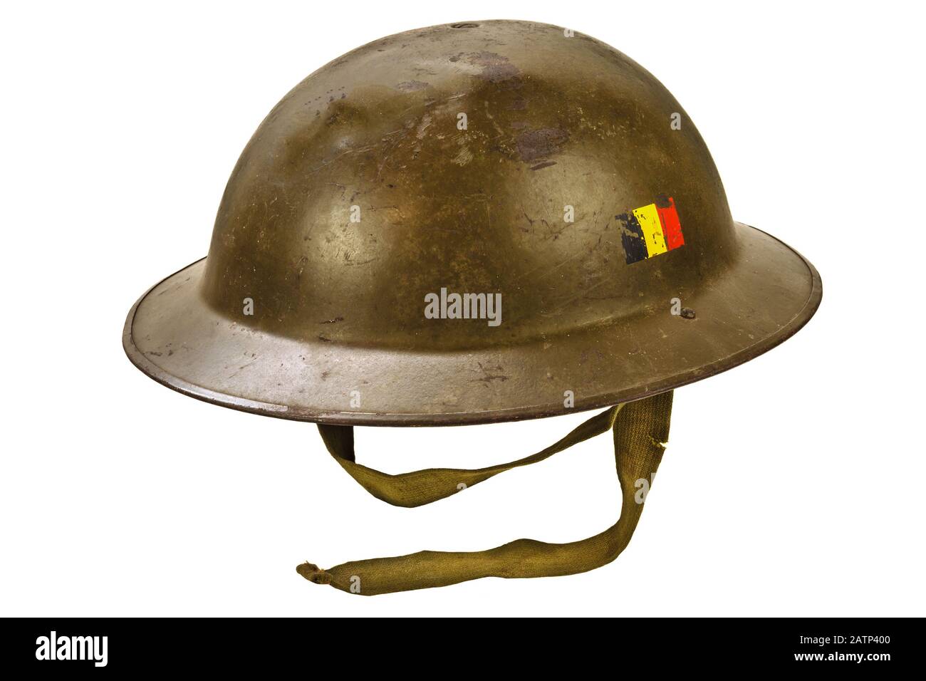 Autentico casco tedesco della prima guerra mondiale isolato su sfondo bianco Foto Stock