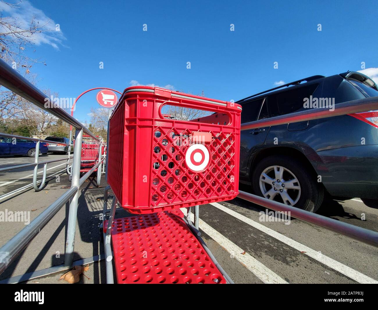Grandangolo, primo piano del carrello Red Target con logo visibile, 22 gennaio 2020. () Foto Stock