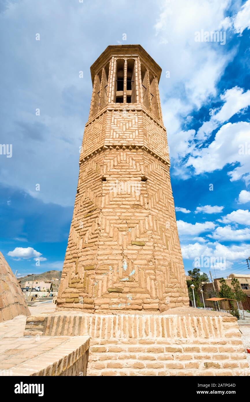 Torre del vento e bacino idrico, Na'in, Provincia di Isfahan, Iran, Asia Foto Stock