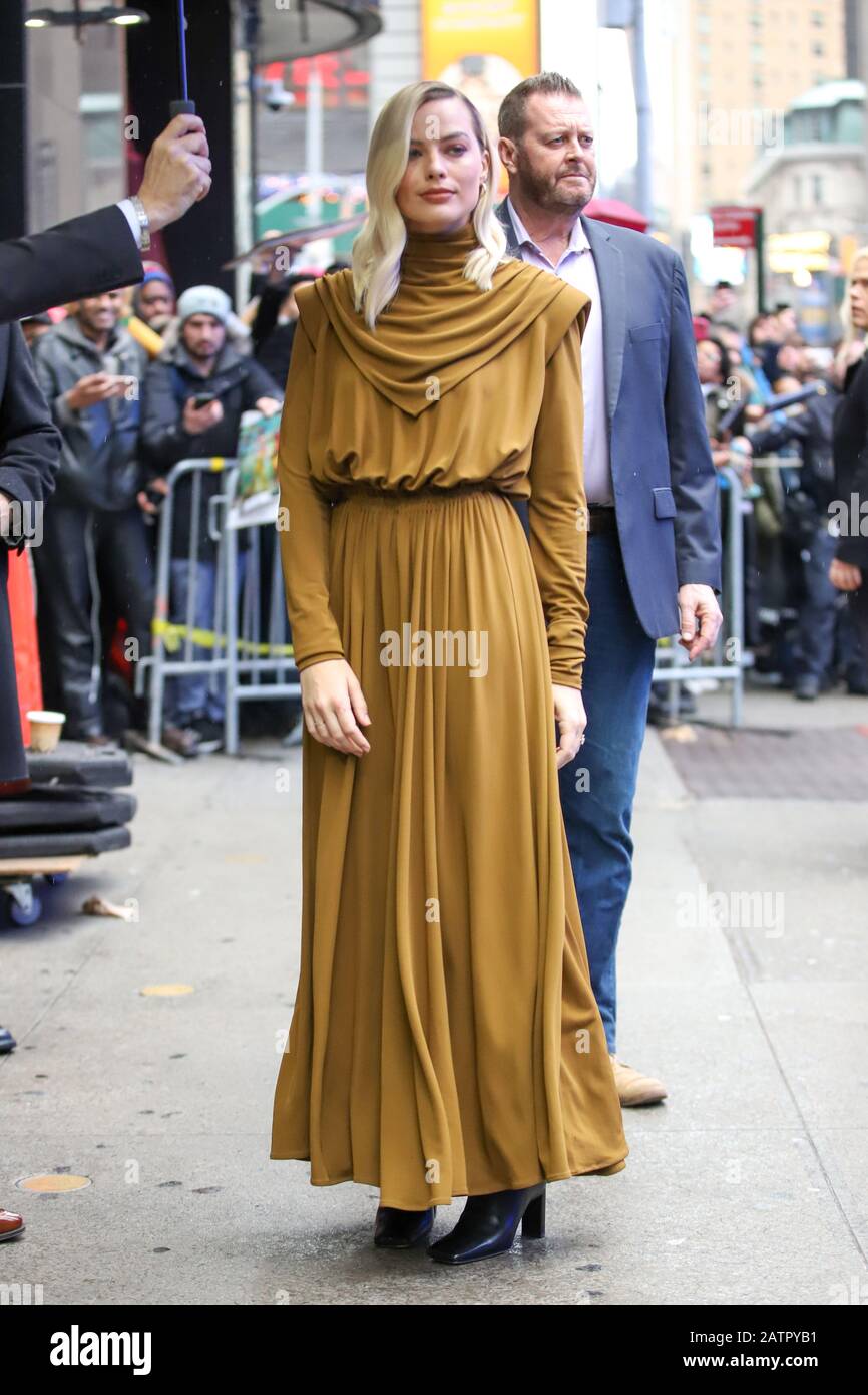 New York, New York, Stati Uniti. 4th Feb, 2020. Margot Robbie è visto lasciare ''Good Morning America'' Studios il 04 febbraio 2020 a New York City. Credit: Vanessa Carvalho/Zuma Wire/Alamy Live News Foto Stock